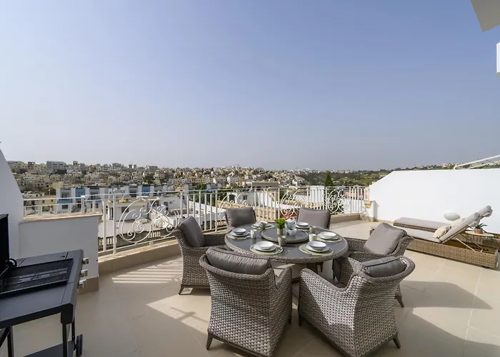 Breathtaking Penthouse Crimson Court B