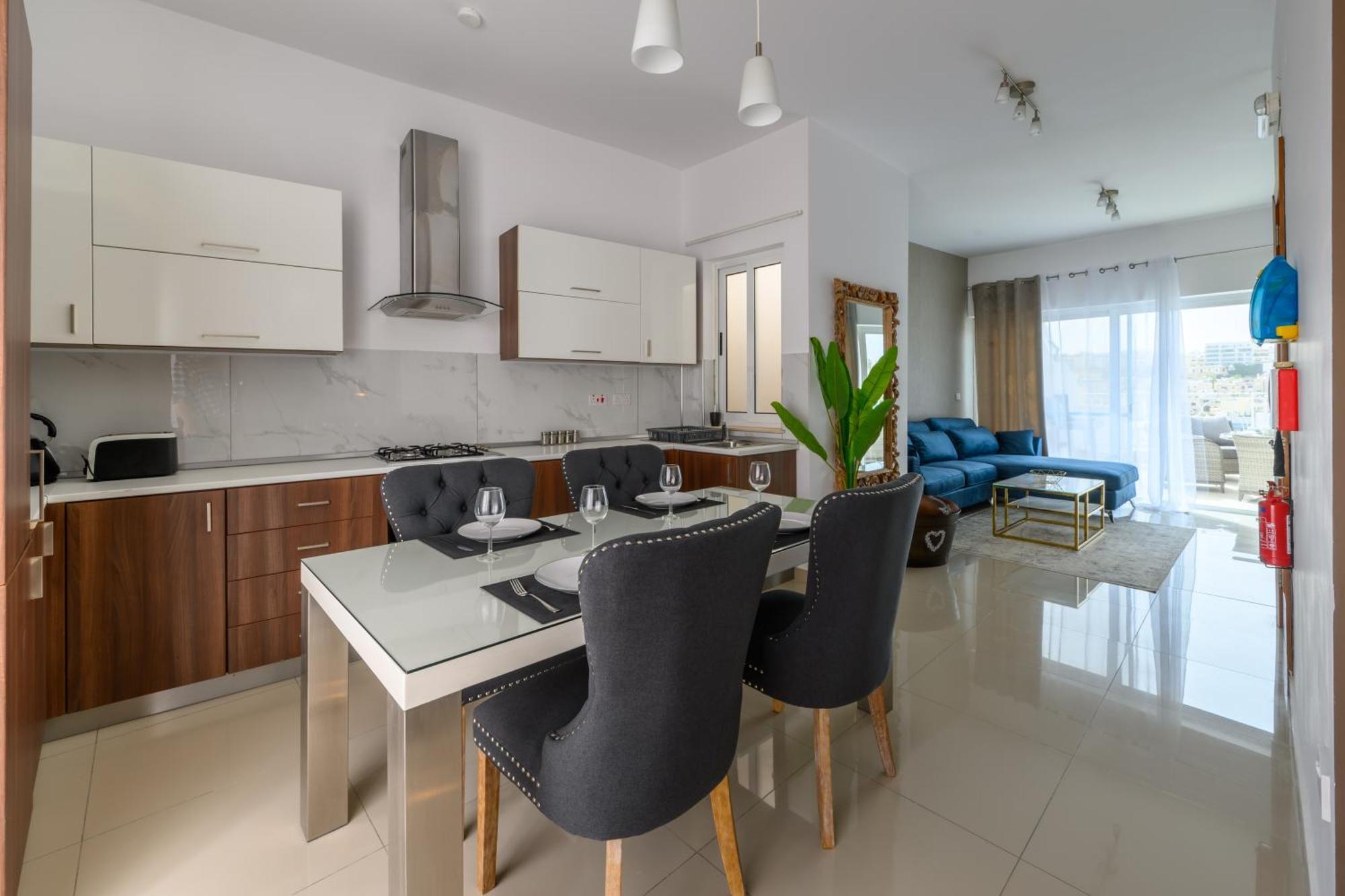 Breathtaking Penthouse Crimson Court B Apartment
