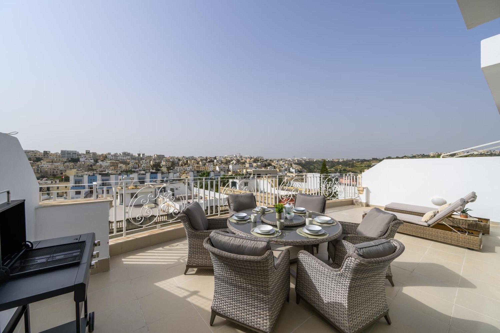 Breathtaking Penthouse Crimson Court B Apartment *